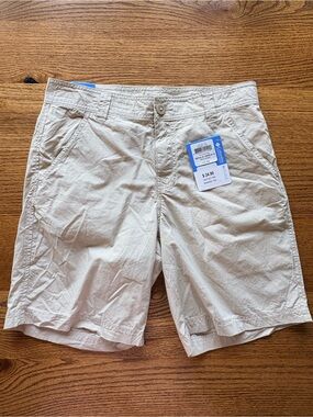 NWT Columbia Men’s 30W Light Khaki Flat Front Birch Forrest Shorts- 100% cotton